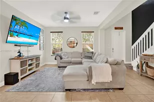 1121 SW 147th Ter, Pembroke Pines, FL 33027 - Photo 5