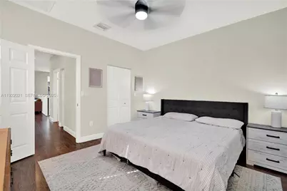 1121 SW 147th Ter, Pembroke Pines, FL 33027 - Photo 21