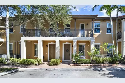 1121 SW 147th Ter, Pembroke Pines, FL 33027 - Photo 1