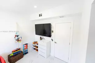 5200 SW 114th Ct, Miami, FL 33165 - Photo 13