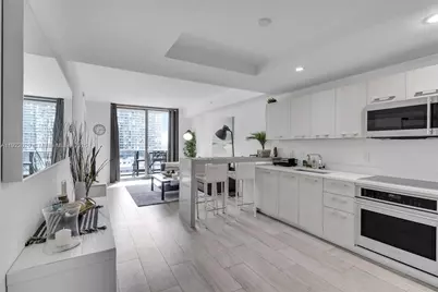 55 SW 9th St #1705, Miami, FL 33130 - Photo 3