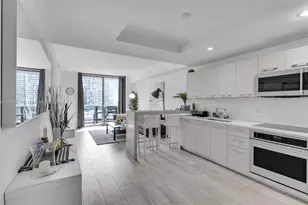 55 SW 9th St, Miami, FL 33130 - Photo 3