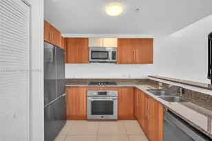300 S Biscayne Blvd, Miami, FL 33131 - Photo 5