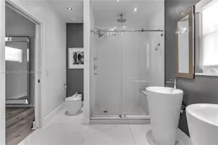 3470 Sheridan Ave, Miami Beach, FL 33140 - Photo 25
