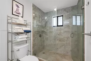8445 NW 165th Terrace, Miami Lakes, FL 33016 - Photo 13