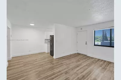 114 SE 8th St #204, Hallandale Beach, FL 33009 - Photo 15