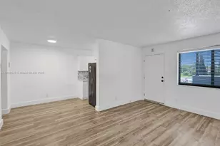 114 SE 8th St, Hallandale Beach, FL 33009 - Photo 15