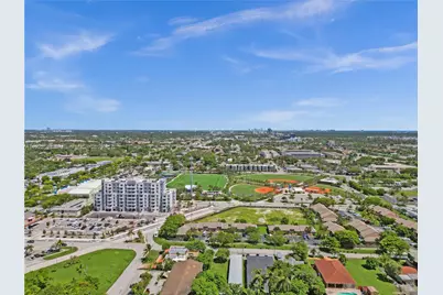 114 SE 8th St #204, Hallandale Beach, FL 33009 - Photo 9