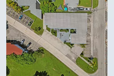 114 SE 8th St #204, Hallandale Beach, FL 33009 - Photo 11