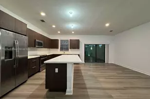 10473 NW 82nd St, Doral, FL 33178 - Photo 11