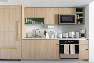 159 NE 6th St, Miami, FL 33132 - Photo 13