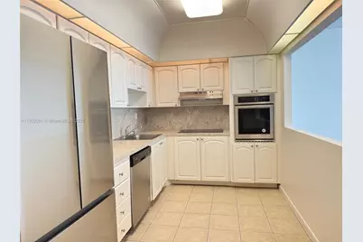 19380 Collins Ave #602, Sunny Isles Beach, FL 33160 - Photo 5