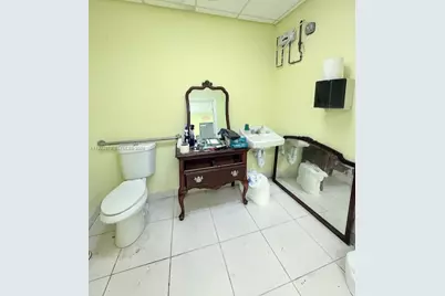 11851 W Dixie Hwy, Miami, FL 33161 - Photo 9