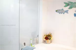 6301 Collins Ave, Miami Beach, FL 33141 - Photo 23
