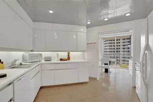 4000 Island Blvd, Aventura, FL 33160 - Photo 19