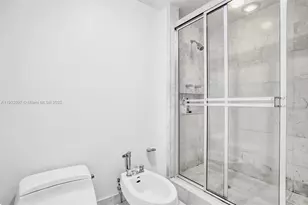 4000 Island Blvd, Aventura, FL 33160 - Photo 39