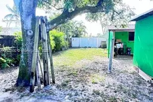 3135 NW 86th St, Miami, FL 33147 - Photo 15