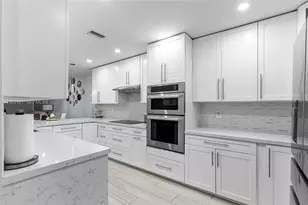 1064 NW 97th Ave, Pembroke Pines, FL 33024 - Photo 11