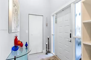 1064 NW 97th Ave, Pembroke Pines, FL 33024 - Photo 5