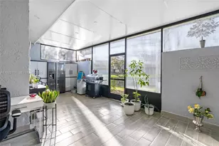 1064 NW 97th Ave, Pembroke Pines, FL 33024 - Photo 25