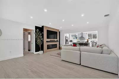 1510 NW 176th Ter #1510, Miami Gardens, FL 33169 - Photo 3