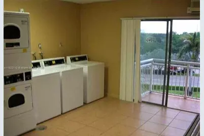 405 S Pine Island Rd #413D, Plantation, FL 33324 - Photo 11