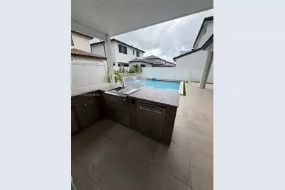 8119 NW 47th Ter, Doral, FL 33166 - Photo 9