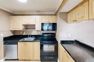 10765 SW 108th Ave, Miami, FL 33176 - Photo 9