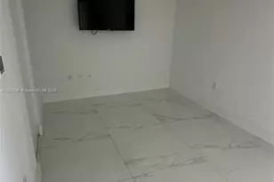 16385 Biscayne Blvd, North Miami Beach, FL 33160 - Photo 11