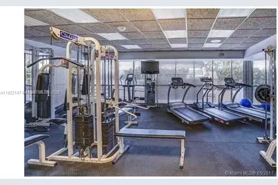 2555 Collins Ave #2411, Miami Beach, FL 33140 - Photo 23