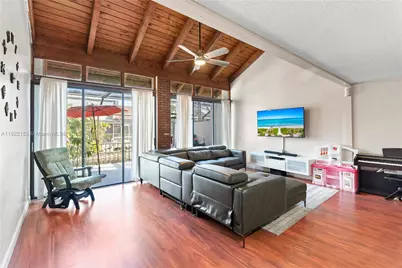 1523 NW 113th Way, Pembroke Pines, FL 33026 - Photo 7