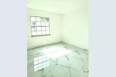 712 Hialeah Dr, Hialeah, FL 33010 - Photo 13