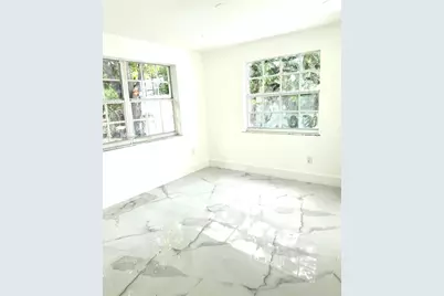 712 Hialeah Dr, Hialeah, FL 33010 - Photo 11