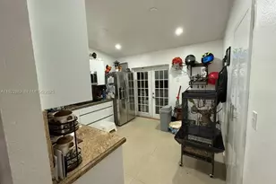 17652 NW 76th Ct, Hialeah, FL 33015 - Photo 7