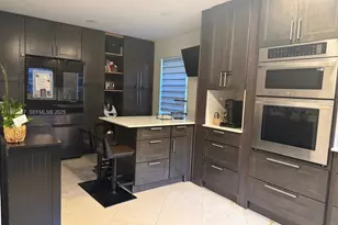 233 E Forest Oak Cir, Davie, FL 33325 - Photo 5