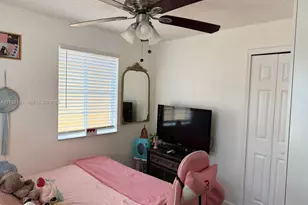 233 E Forest Oak Cir, Davie, FL 33325 - Photo 11