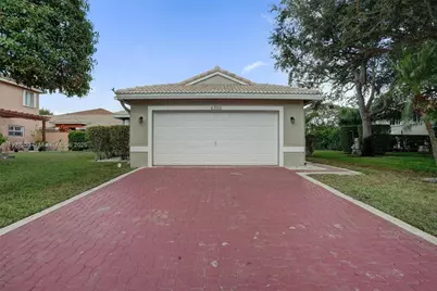 6305 Willoughby Cir, Lake Worth, FL 33463 - Photo 9
