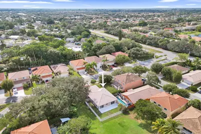 6305 Willoughby Cir, Lake Worth, FL 33463 - Photo 11
