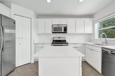 6305 Willoughby Cir, Lake Worth, FL 33463 - Photo 17