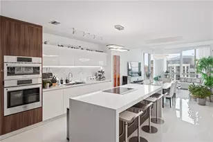 851 NE 1st Ave, Miami, FL 33132 - Photo 11