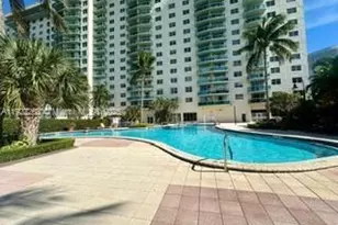 19390 Collins Ave, Sunny Isles Beach, FL 33160 - Photo 37