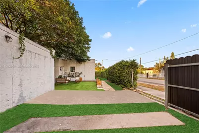 1910 NW 47th St, Miami, FL 33142 - Photo 31