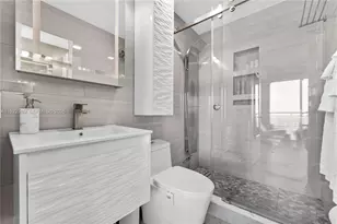 60 SW 13th St, Miami, FL 33130 - Photo 13