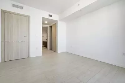 1000 Brickell Plz #3211, Miami, FL 33131 - Photo 57