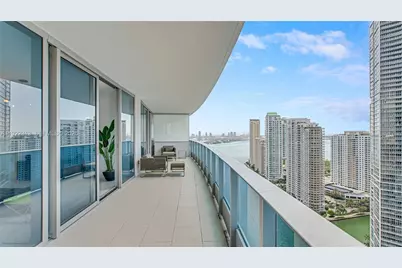 200 Biscayne Boulevard Way #3504, Miami, FL 33131 - Photo 15