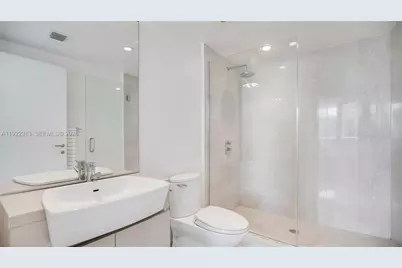200 Biscayne Boulevard Way #3504, Miami, FL 33131 - Photo 13