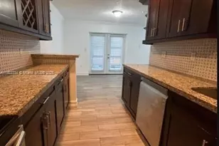 35 NE 12th Ave, Homestead, FL 33030 - Photo 9