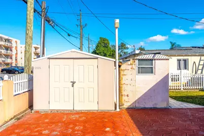 6841 SW 1st St, Miami, FL 33144 - Photo 23