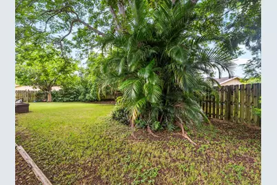 16621 Royal Poinciana Ct, Weston, FL 33326 - Photo 21