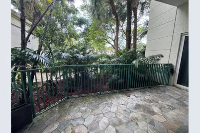 20000 E Country Club Dr #104, Aventura, FL 33180 - Photo 15